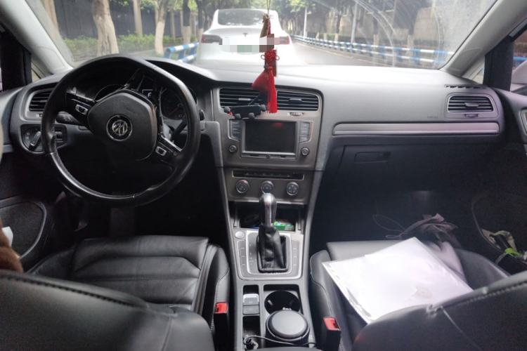 Used Volkswagen Golf 2016 230TSI Automatic Luxury Version
