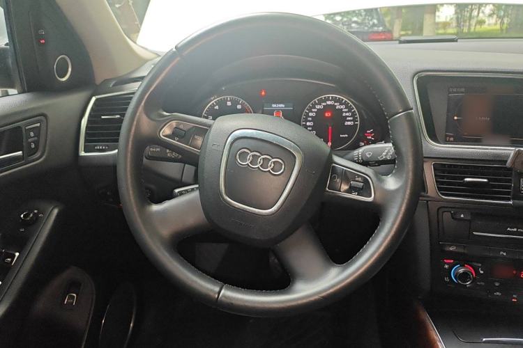 Used Audi Q5 2011 2.0TFSI Comfort Version
