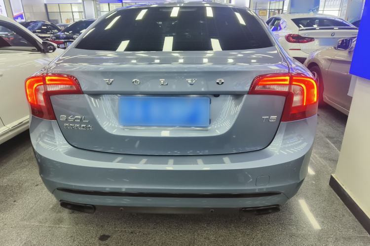 Used Volvo S60 2017 S60L T5 Zhiyue Edition
