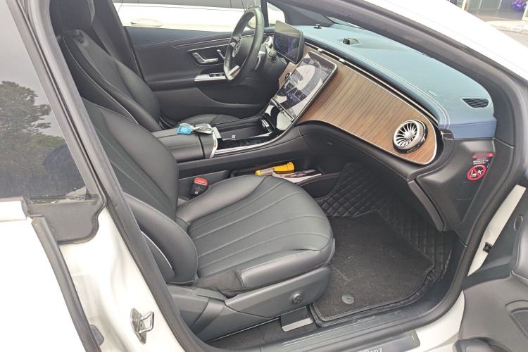 Used Mercedes-Benz EQE 2022 350 Pioneer Edition Right Front Seat