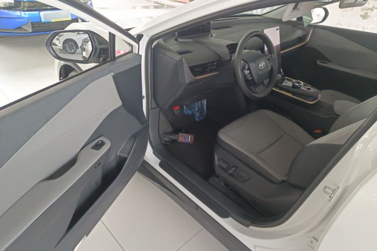 Used Toyota bZ3 2024 517 km Elite PRO Driver Seat