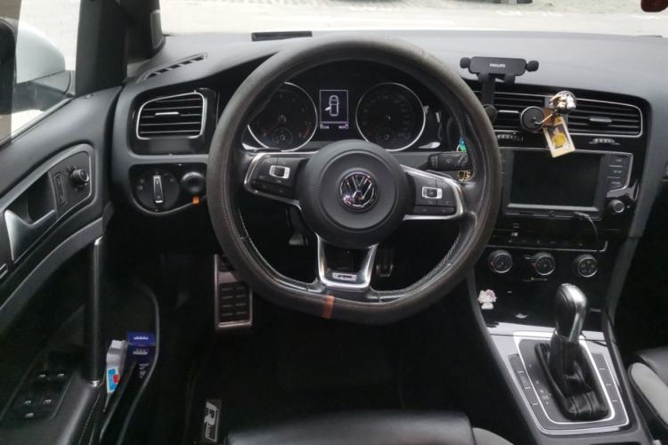 Used Volkswagen Golf 2017 280TSI Automatic R-Line Million-Vehicle Commemorative Edition