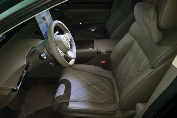 Used Hima S9T 2025 Model Pure Electric Rear-Drive Max Left Front Seat