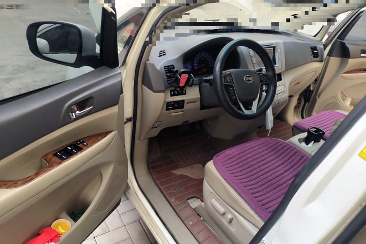 Used BYD M6 2015 2.4L Automatic Prestige Edition