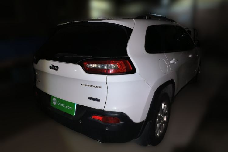Used Jeep Cherokee 2016 2.4L Leading Edition
