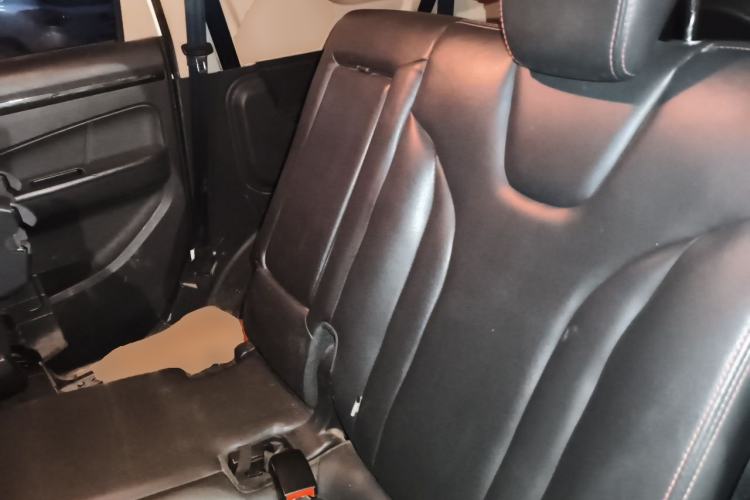 Used Dongfeng Fengon 370 2016 1.5L Manual Luxury 7-Seater
