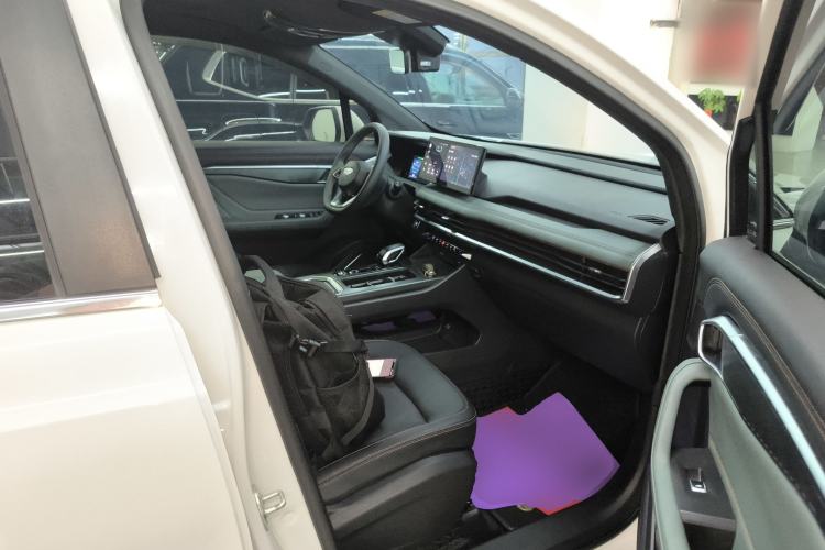 Used Geely Auto Haoyue L 2023 2.0T DCT Luxury Version Right Front Seat