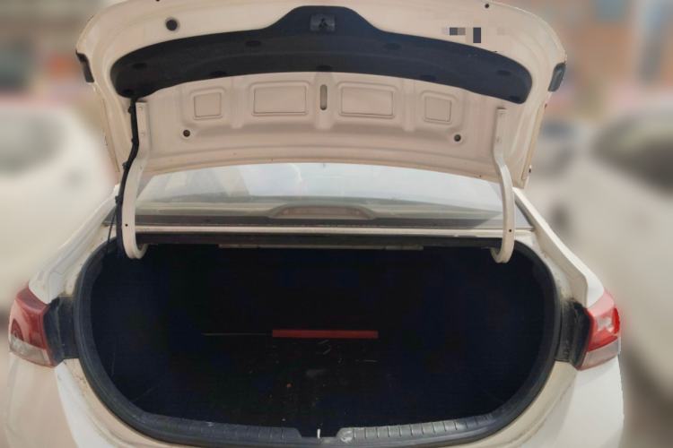 Used Hyundai Verna (new generation) 2016 1.6L Automatic Elite Edition TOP Trunk