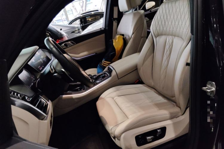 Used BMW X5 2021 xDrive40i Luxury Model with M Sport Package
