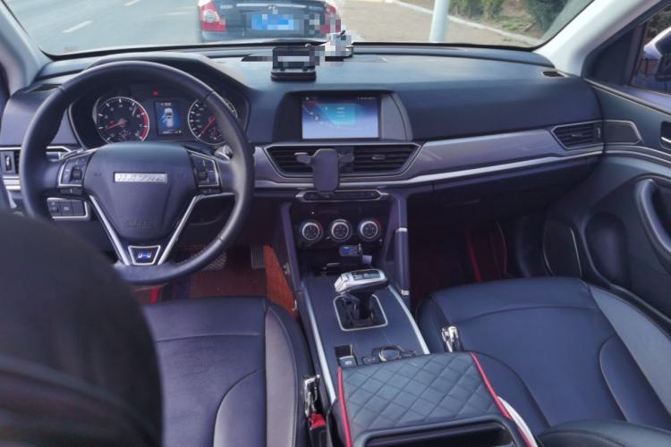 Used Haval H6 2018 Blue Label Sport Edition 1.5T Automatic Two-Wheel Drive Elite Model Center Console
