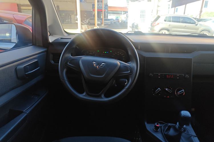 Used Wuling Hongguang PLUS 2020 1.5L Manual Standard Edition 7-Seater
