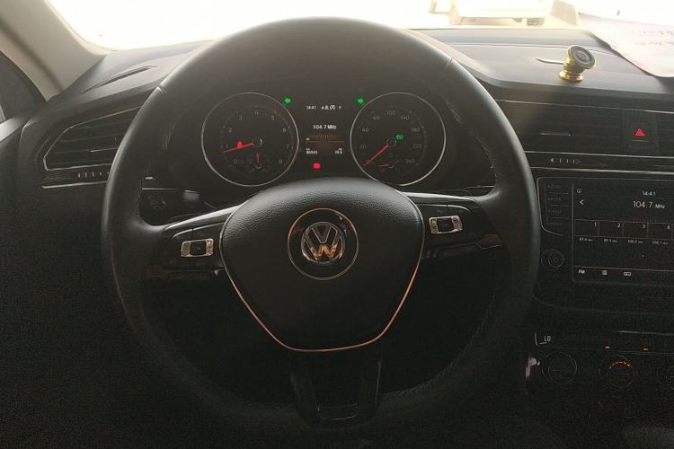 Used Volkswagen Tiguan L 2018 330TSI Automatic Two-Wheel Drive Luxury Edition