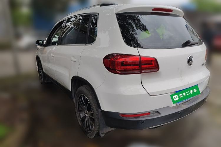 Used Volkswagen Tiguan 2015 1.8TSI Automatic All-Wheel-Drive Luxury Model Rear Left 45 Deg