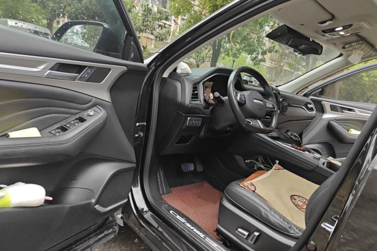 Used Haval F7 2020 2.0T Two-Wheel Drive i-Van Driver Seat