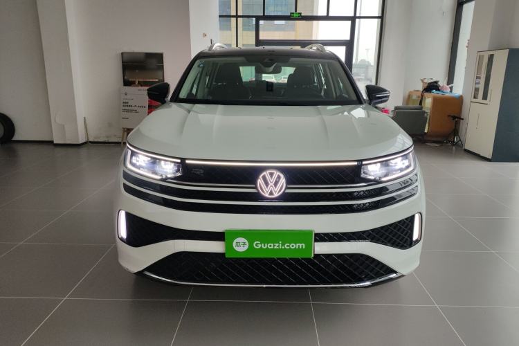 Used Volkswagen Tavendor 2024 380TSI All-Wheel Drive R-Line Cruise Edition