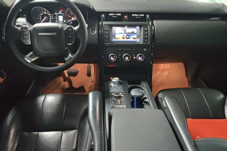 Used Land Rover Discovery 2017 3.0 SC V6 SE Center Console