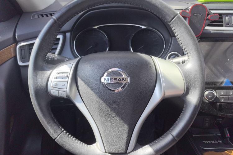 Used Nissan X-Trail 2016 2.0L CVT Smart Enjoyment Version 4WD Steering Wheel