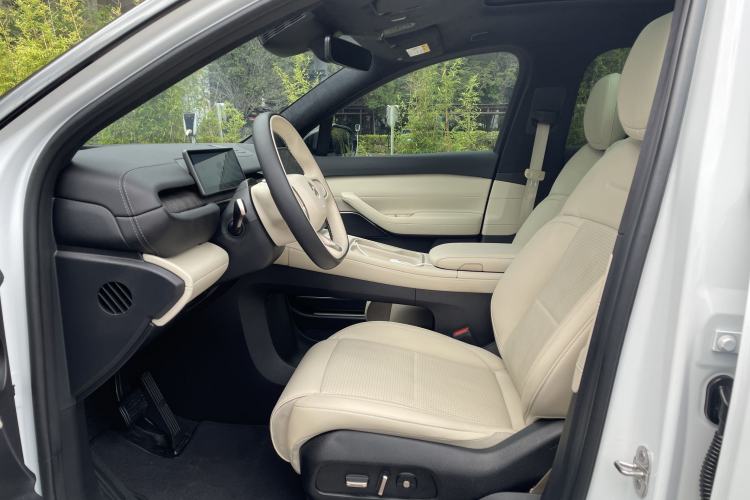 Used Nio ES6 2024 75 kWh Left Front Seat