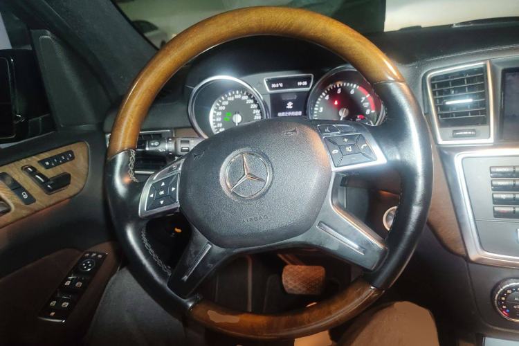 Used Mercedes-Benz GL-Class 2013 GL 500 4MATIC Steering Wheel