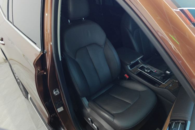 Used Roewe RX8 2018 30T Smart Connectivity All-Wheel Drive Supreme Edition