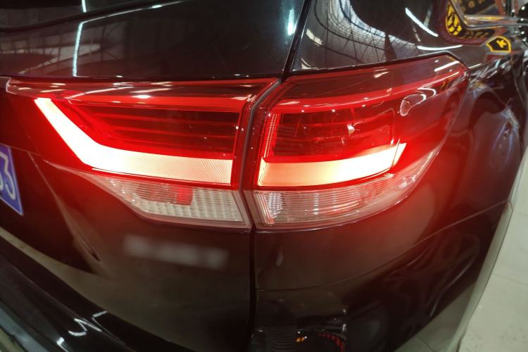 Used Toyota Highlander 2018 2.0T Two-Wheel Drive Elite Edition 7 Seats China VI Standard