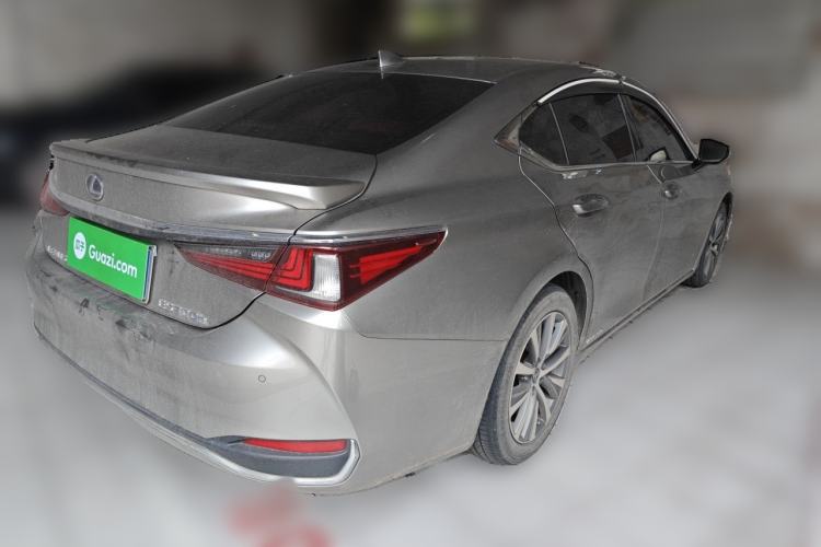 Used Lexus ES 2018 300h Premier Edition China VI Standard
