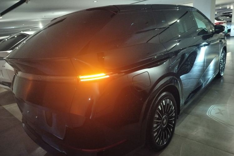 Used XPeng X9 2025 740 Ultra-Long Range Max
