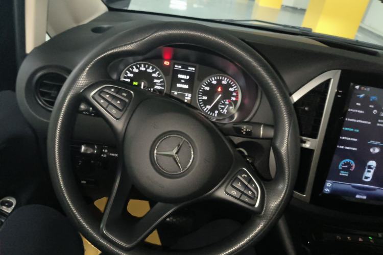 Used Mercedes-Benz Vito 2016 2.0T Elite Edition Steering Wheel