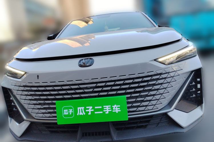 Used CHANGAN UNI-V 2022 1.5T Prestige Version Front