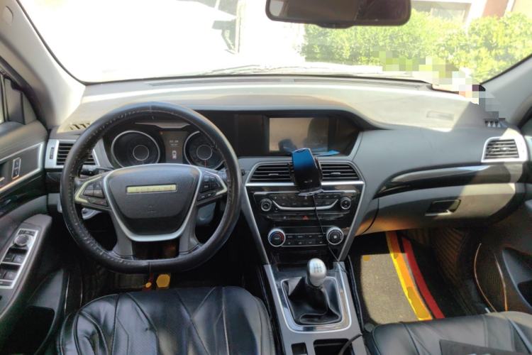 Used Leopaard CS10 2017 1.5T Manual Prestige Model Center Console