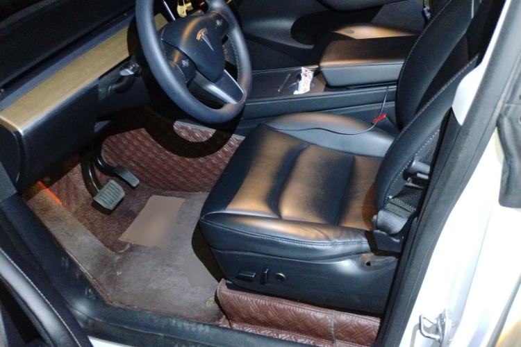 Used Tesla Model Y 2021 Long-Range All-Wheel-Drive Version 3D7
