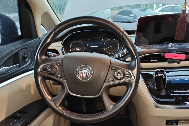 Used Buick GL8 2023 Facelifted Land Cruiser Executive Luxury Version