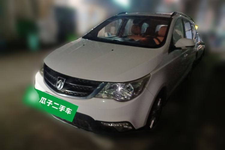 Used Baojun 730 2014 1.5L manual standard trim 7 seats