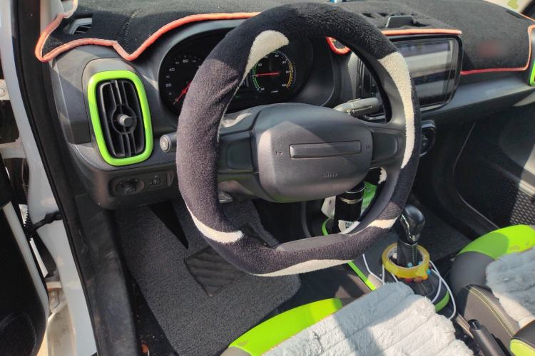 Used Roewe Clever 2021 302 km New Four-Seater Super-Efficient Version
