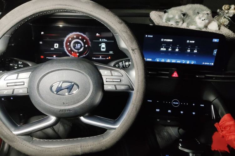 Used Hyundai Elantra 2021 1.5L CVT LUX Prestige Edition
