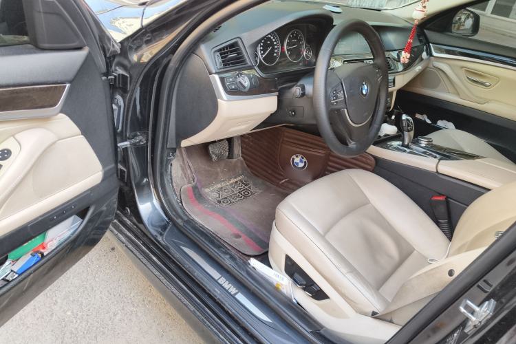 Used BMW 5 Series 2013 525Li Luxury Model
