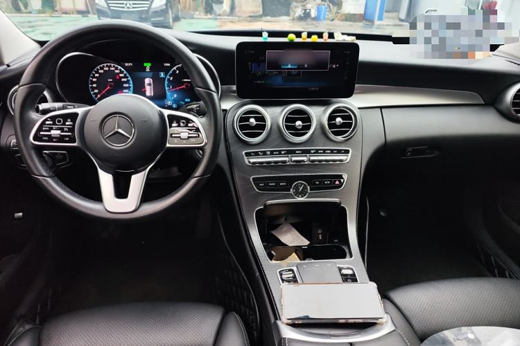 Used Mercedes-Benz C-Class 2019 C 260 Estate Center Console