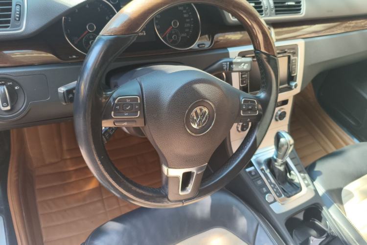 Used Volkswagen Magotan 2012 3.0 FSI Flagship Edition Steering Wheel