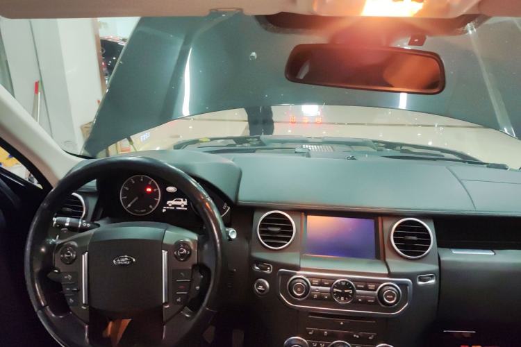 Used Land Rover Discovery 2016 3.0 SC Obsidian Black Heritage Edition SE