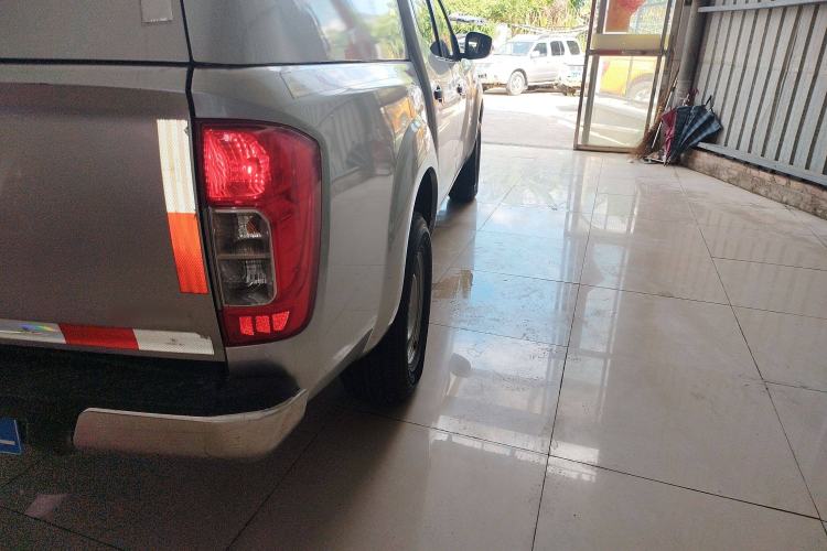 Used Nissan Navara 2017 2.5L Manual 4x4 Standard Edition QR25
