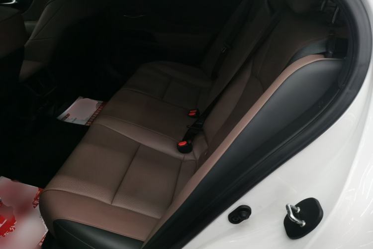 Used Lexus ES 2022 200 Excellence Edition
