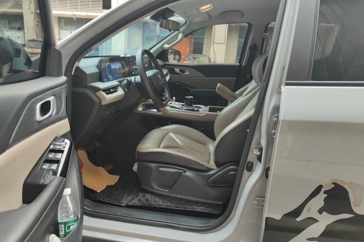 Used CHANGAN Hunter 2024 Knight Edition Flagship Model Dual-Motor All-Wheel Drive Standard Box
