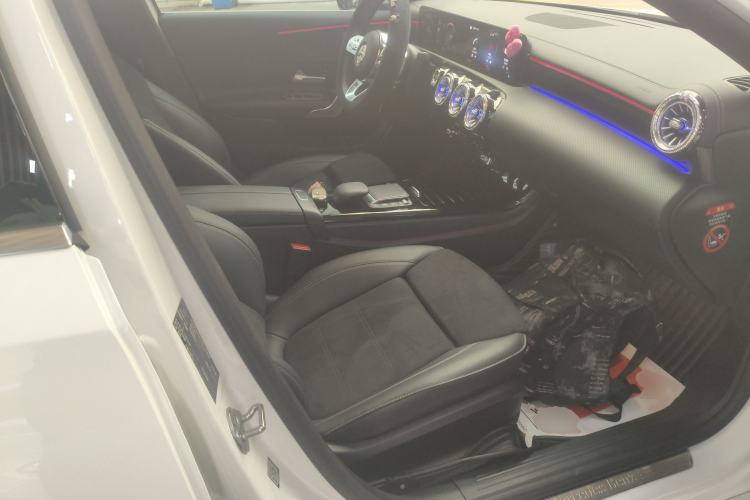 Used Mercedes-Benz A-Class 2022 Revised Version A 200 L Sport Sedan Fashionable Style Right Front Seat