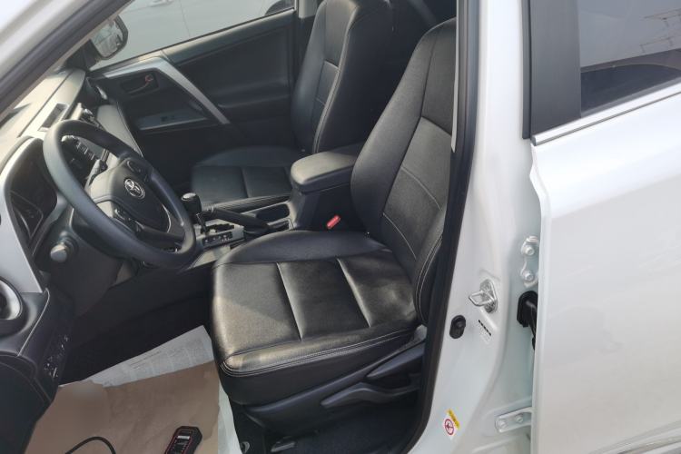 Used Toyota RAV4 2016 2.0L CVT Two-Wheel Drive Comfort Edition China V Standard