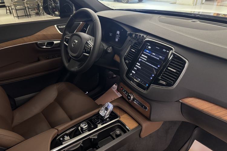 Used Volvo XC90 2023 B6 Zhiyi Luxury Edition 7-Seater