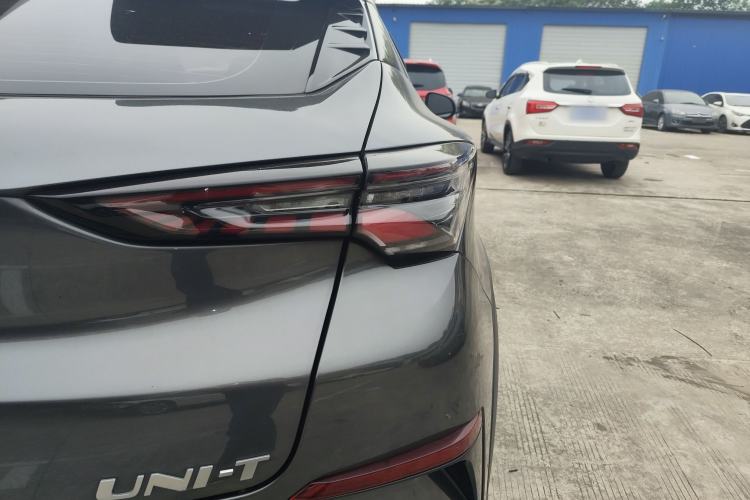 Used CHANGAN UNI-T 2020 1.5T Prestige Version
