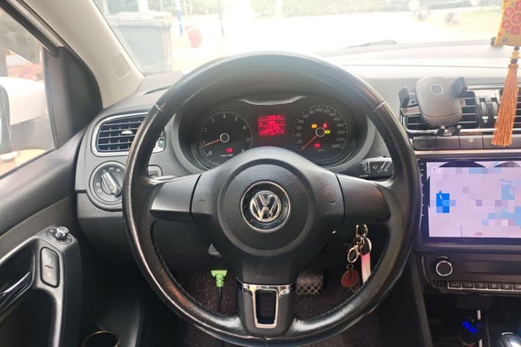 Used Volkswagen Polo 2011 1.6L Automatic ZhiKu Edition
