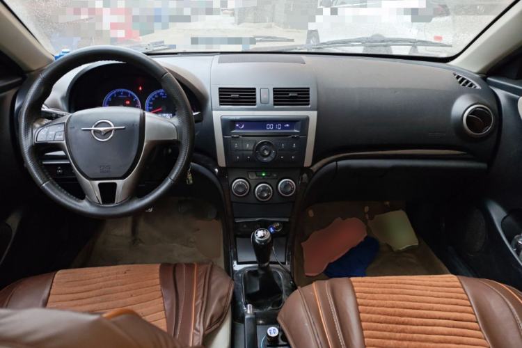 Used Haima Fumei 2012 Sedan 1.6L Manual Elite Edition Center Console