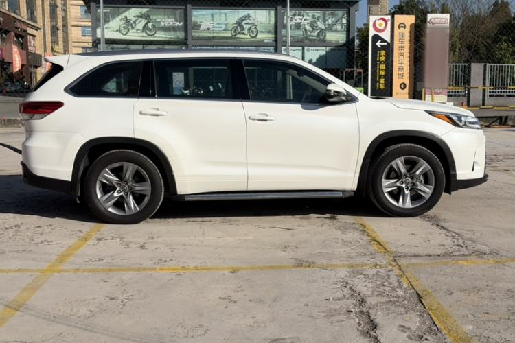 Used Toyota Highlander 2018 2.0T Four-Wheel Drive Prestige Version 7 Seats China V Emission Standard