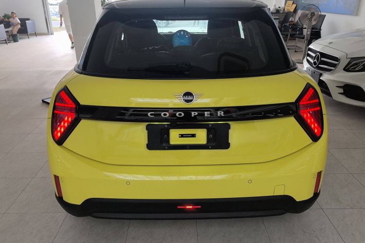 Used MINI MINI 2025 1.5T COOPER Classic Edition Five-Door Version